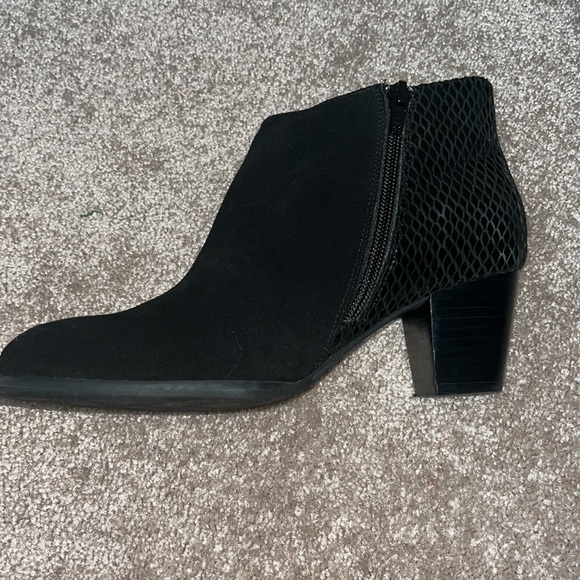 Vionic Black Boots - Picture 2 of 6